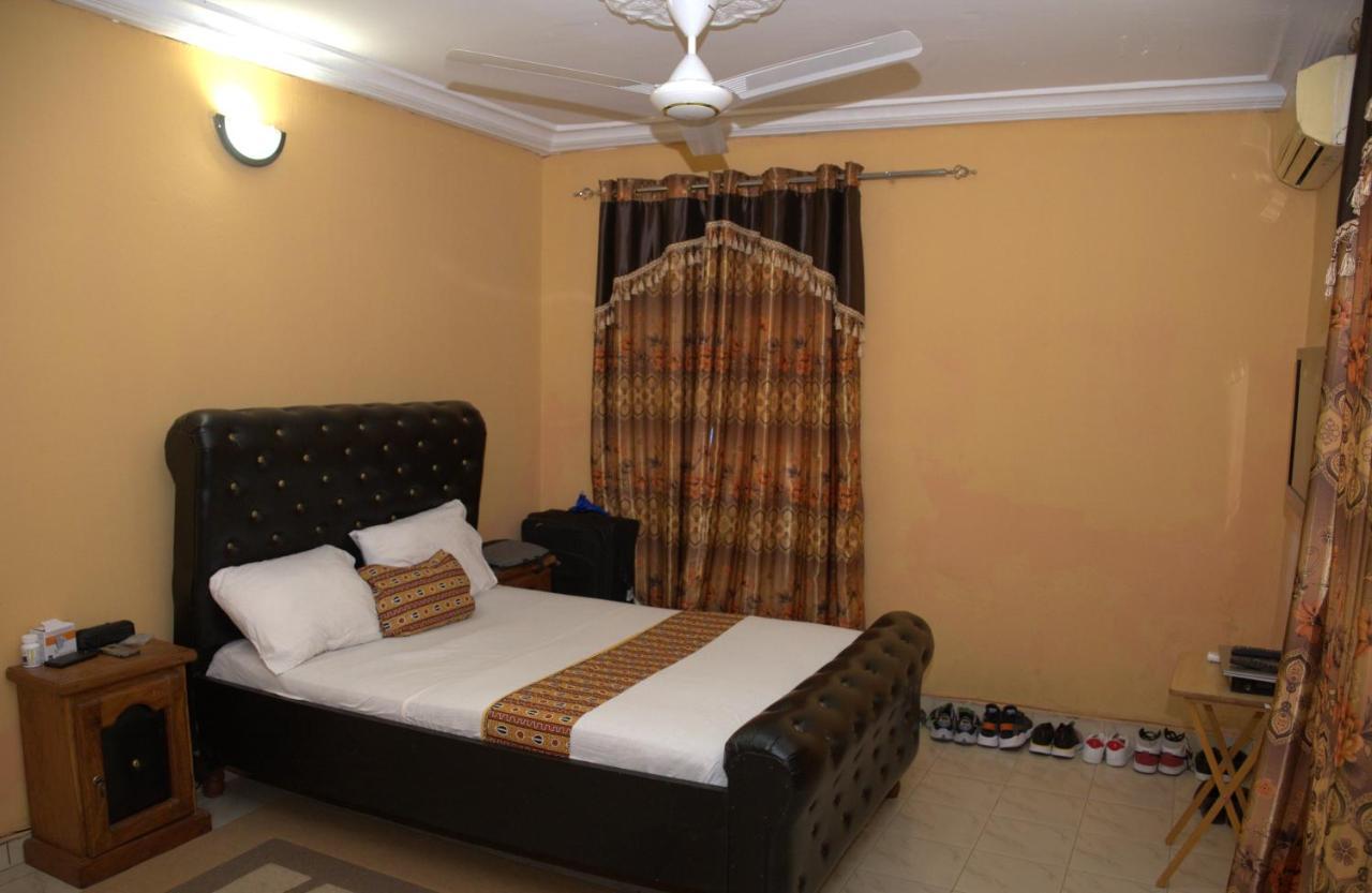 Faith And Grace Guest House Lamin Beretto Exterior foto