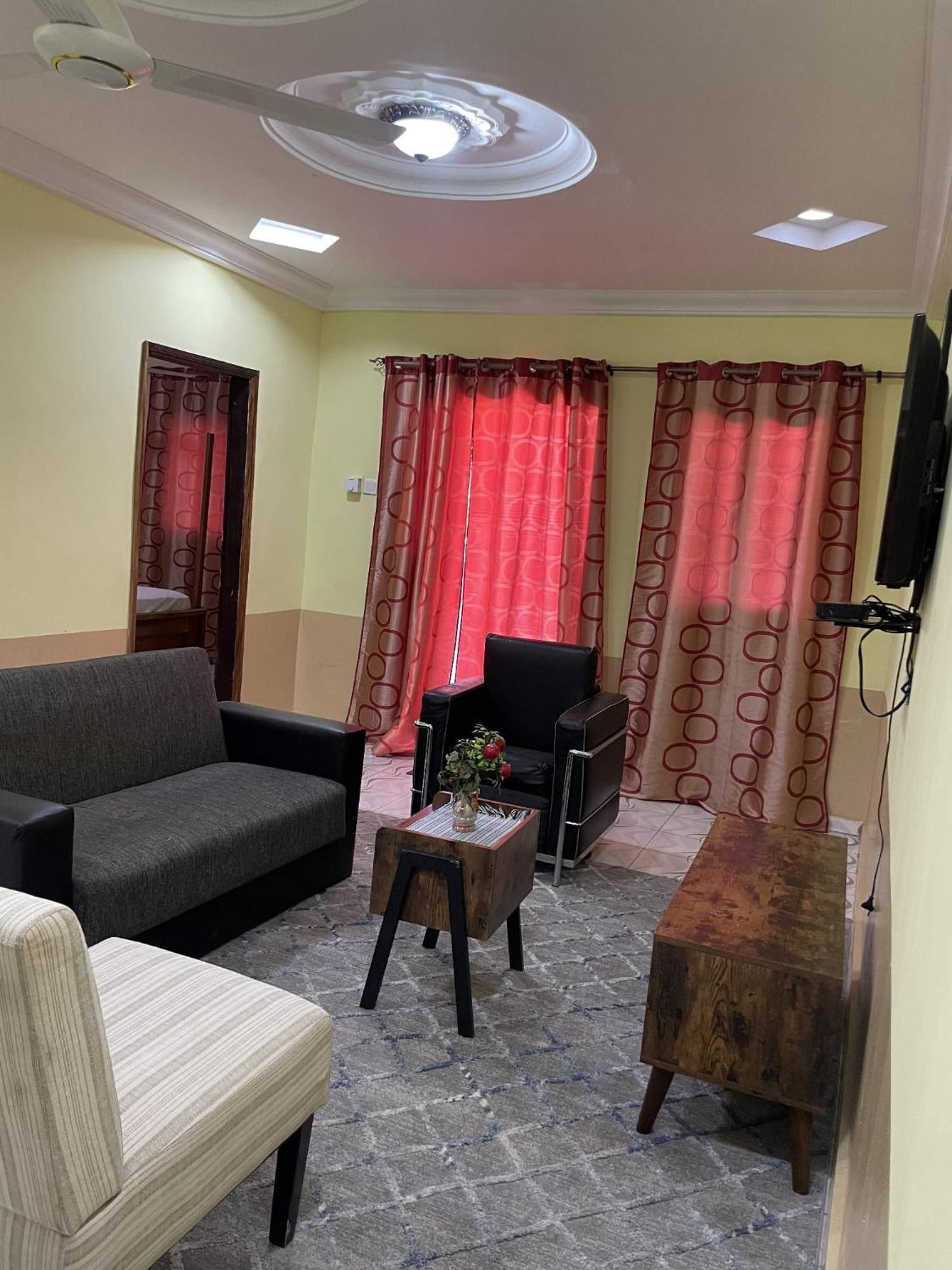Faith And Grace Guest House Lamin Beretto Exterior foto